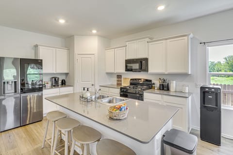 Kitchen | Toaster | Rice Cooker | 1st Floor