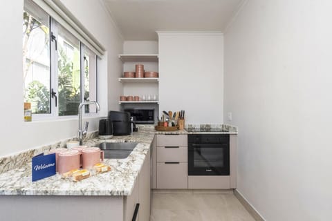 Kiandra Bantry Bay Renovated 2-Bed Near Promenade (33367)