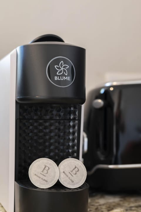 Kiandra Bantry Bay Renovated 2-Bed Near Promenade (33382)