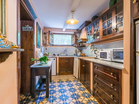 Autumn, Kitchen, Spring, Summer