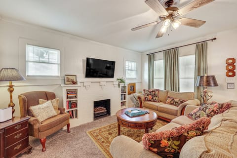 Texarkana Vacation Rental | 3BR | 1BA | 1,252 Sq Ft | Steps to Enter