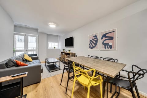 Apartment 7 Stanley Street, Liverpool - Host & Stay