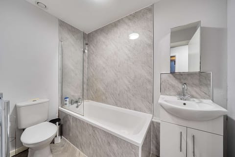 Apartment 7 Stanley Street, Liverpool - Host & Stay