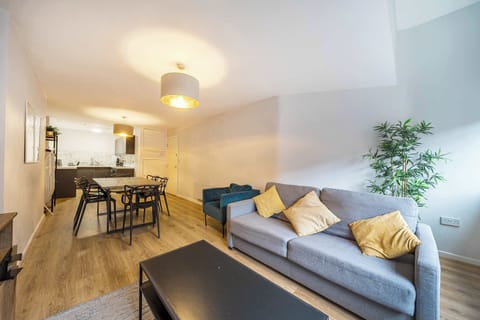 Apartment 4 Stanley Street, Liverpool - Host & Stay