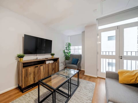 Apartment 10 Stanley Street, Liverpool - Host & Stay