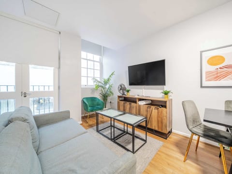 Apartment 3 Stanley Street, Liverpool - Host & Stay