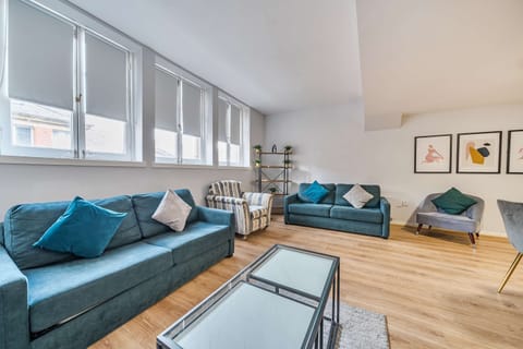 Apartment 8 Stanley Street, Liverpool - Host & Stay
