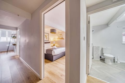 Apartment 8 Stanley Street, Liverpool - Host & Stay