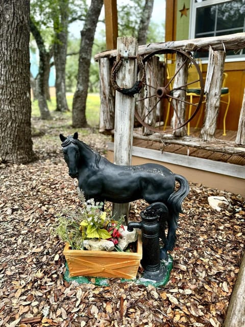 Carriage20House20-20Outdoor20decor