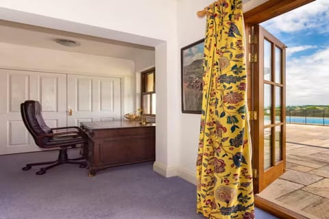 Entrance / Reception