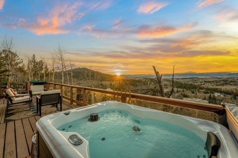 Hot tub with views. Dark skies and tons of stars