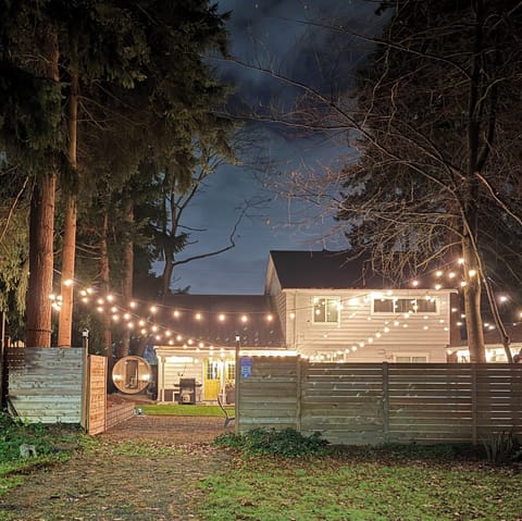 The brand-new Red Western Cedar barrel sauna gives true NW lodge vibes.