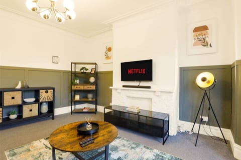 Generous open layout with modern décor, and plenty of natural light