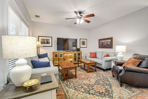 Fredericksburg Vacation Rental | 2BR | 2BA | 1,600 Sq Ft | 1 Step to Access