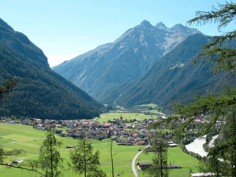 Mountain, Mountainous Landforms, Hill, Mountain Range, Highland, Landscape, Natural Landscape, Hill Station, Valley, Ridge