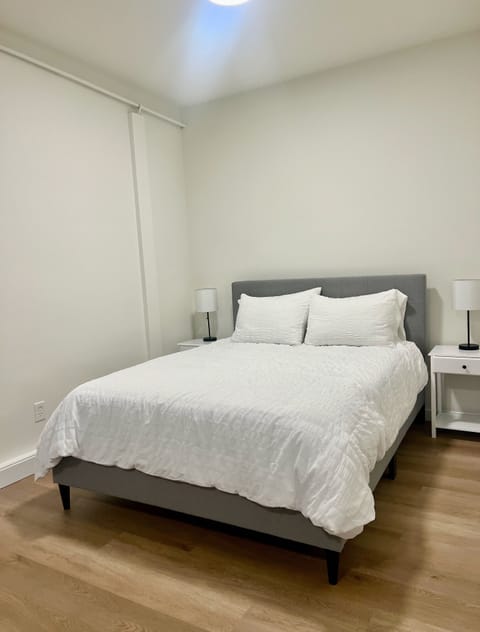 Queen Bed with Linens