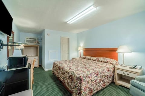 Bedroom. Interior and views may vary based on location and availability.