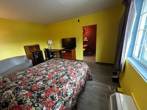 Bedroom. Interior and views may vary based on location and availability