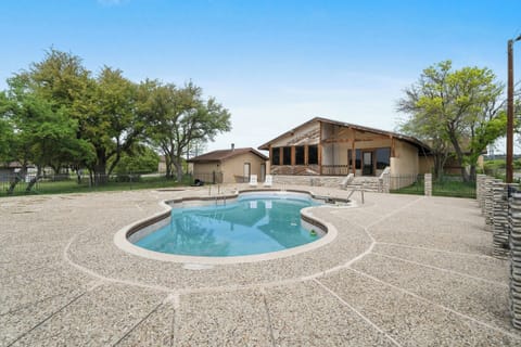 Dive into vacation mode with a scenic resort-style pool