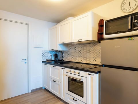 Shade, Resort, Garden, Eco Hotel, Outdoor Furniture, Lawn, Chair, Backyard, Landscaping, Hacienda