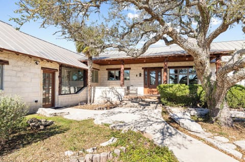 Wake up to the soft rustle of oak trees and golden Hill Country light. This private estate features a spacious ranch house and an upscale suite both designed for comfort, connection, and unforgettable gatherings.