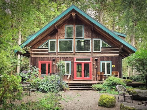 Relax to the sounds of the rivers symphony. The gentle rush of water cascading over rocks, birds chirping and singing nearby adding harmony to the peaceful ambiance. A calming soundtrack that invites relaxation and contemplation.