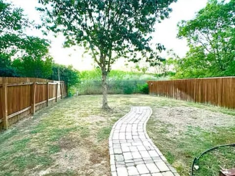 A quiet outdoor moment you’ll want to repeat.