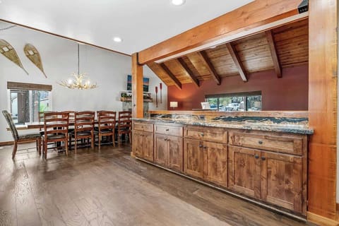 Rustic Ridge Manor-115