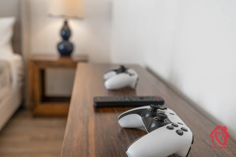 Game-ready room with cozy ambiance and essentials.