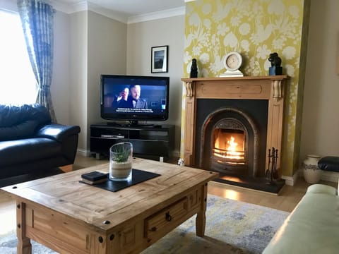 Upstairs Living Room with Real fire