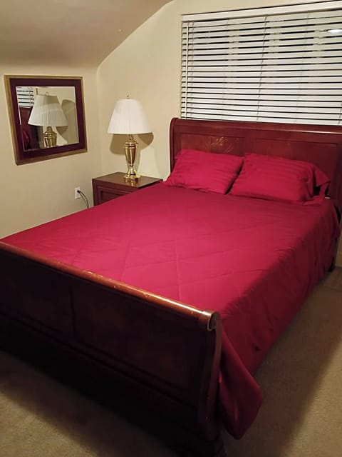 Bed 3 - Queen size bed