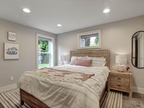 Relaxing bedroom with a calm atmosphere.
