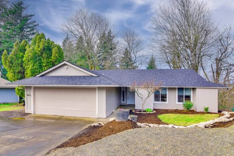 Gresham Vacation Rental | 3BR | 2BA | 1,200 Sq Ft