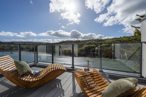 Sun loungers with lovely estuary view - Redshank