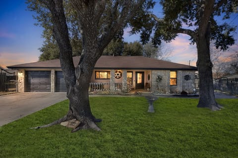 Tree, Tree Trunk, Grass, Building, Outdoors