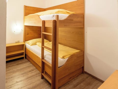 Wood Stain, Houseplant, Hardwood, Light Fixture, Bed Frame, Bed, Lamp, Bedroom, Hotel, Picture Frame
