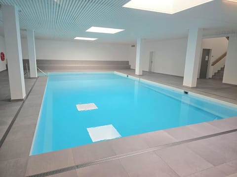 Furniture, Interior Design, Floor, Flooring, Bedroom, Bed, Apartment, Ceiling, Bedding, Bed Sheet