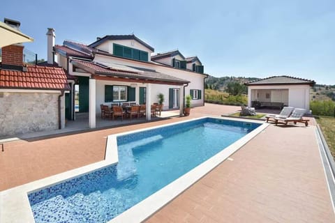 Holiday Home Swimming Pool
