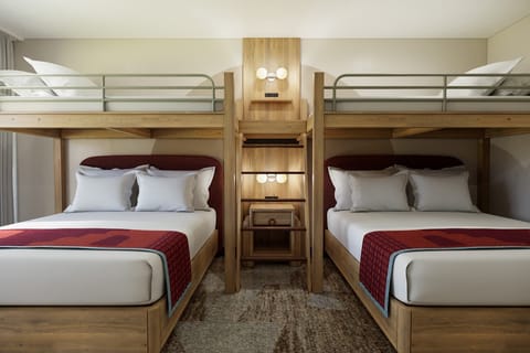 Gather everyone comfortably with queen beds plus cozy bunks.