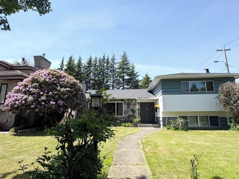 Beautiful front garden