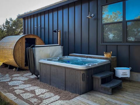The Sauna and Soak House hot tub and sauna