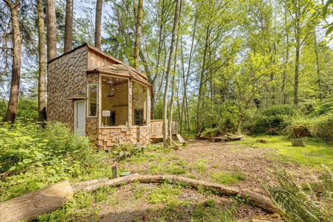 Oak Harbor Vacation Rental | Studio | 1BA | 240 Sq Ft