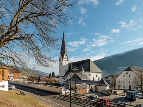 Immediate Surroundings [summer] (<1 km)