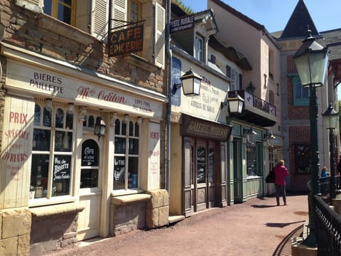 Region [winter] (>5 km)