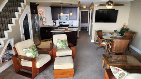 Main Floor with ocean lanai