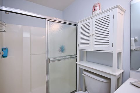 Combined shower/tub, hair dryer, towels, soap