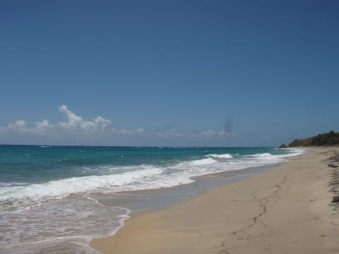 Beach nearby, sun loungers, beach towels