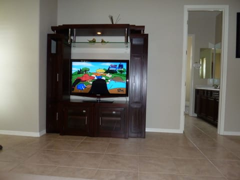 Loft area with its own 50" HD  LCD TV 1080p
