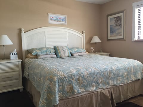 1 bedroom, memory foam beds, in-room safe, desk