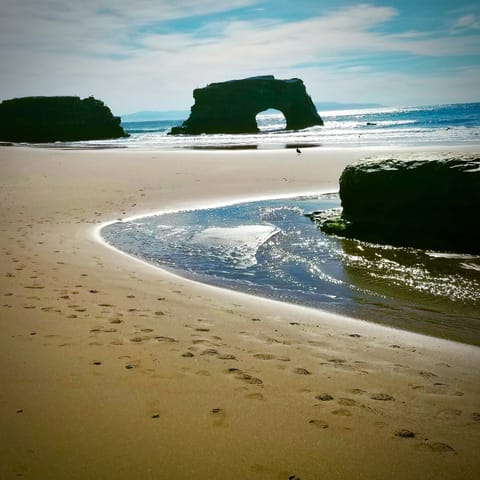 Beach nearby, sun loungers